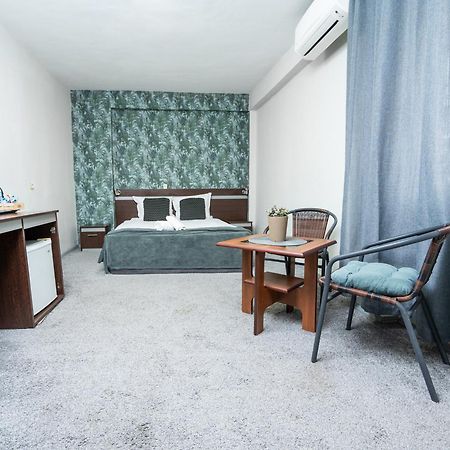 שומן Family Hotel Central מראה חיצוני תמונה