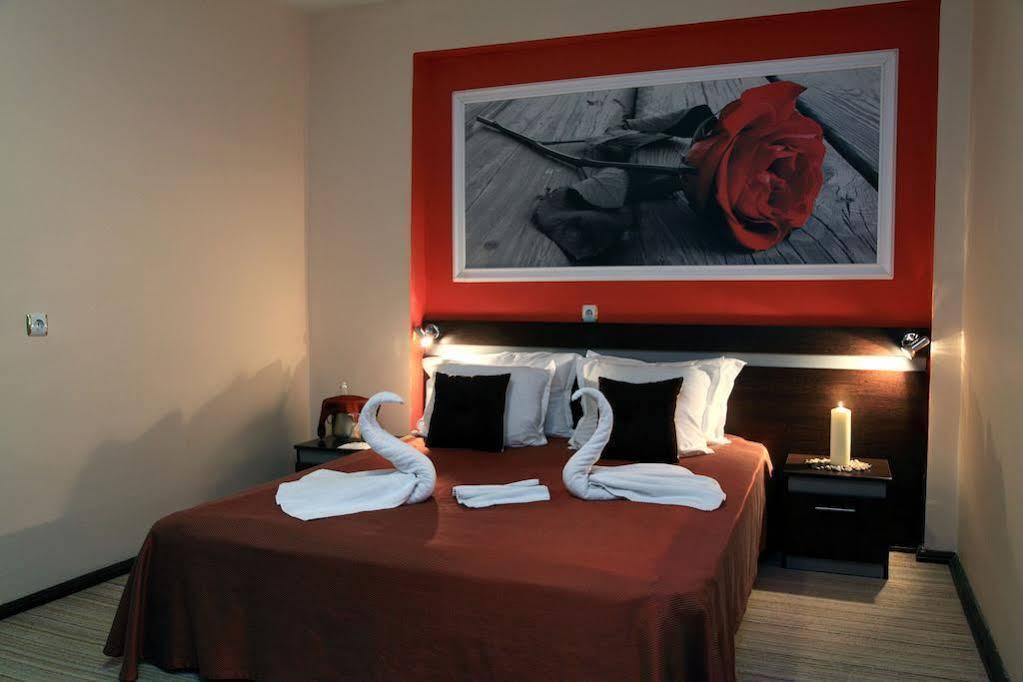 שומן Family Hotel Central מראה חיצוני תמונה