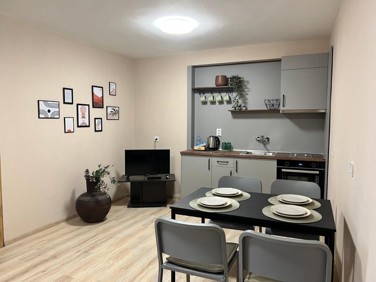 שומן Family Hotel Central מראה חיצוני תמונה