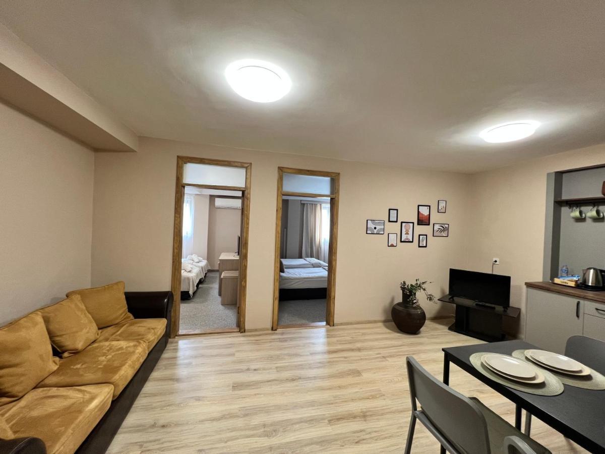 שומן Family Hotel Central מראה חיצוני תמונה