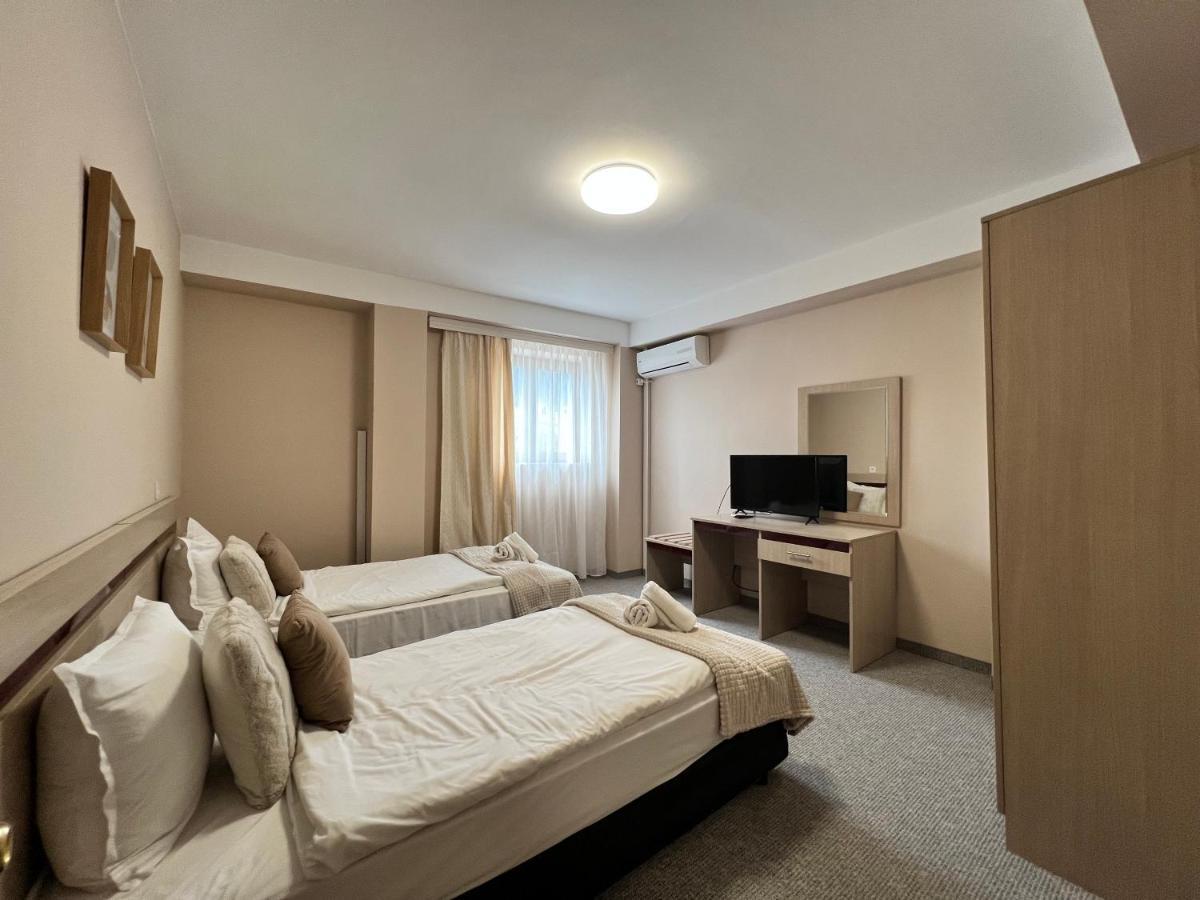 שומן Family Hotel Central מראה חיצוני תמונה