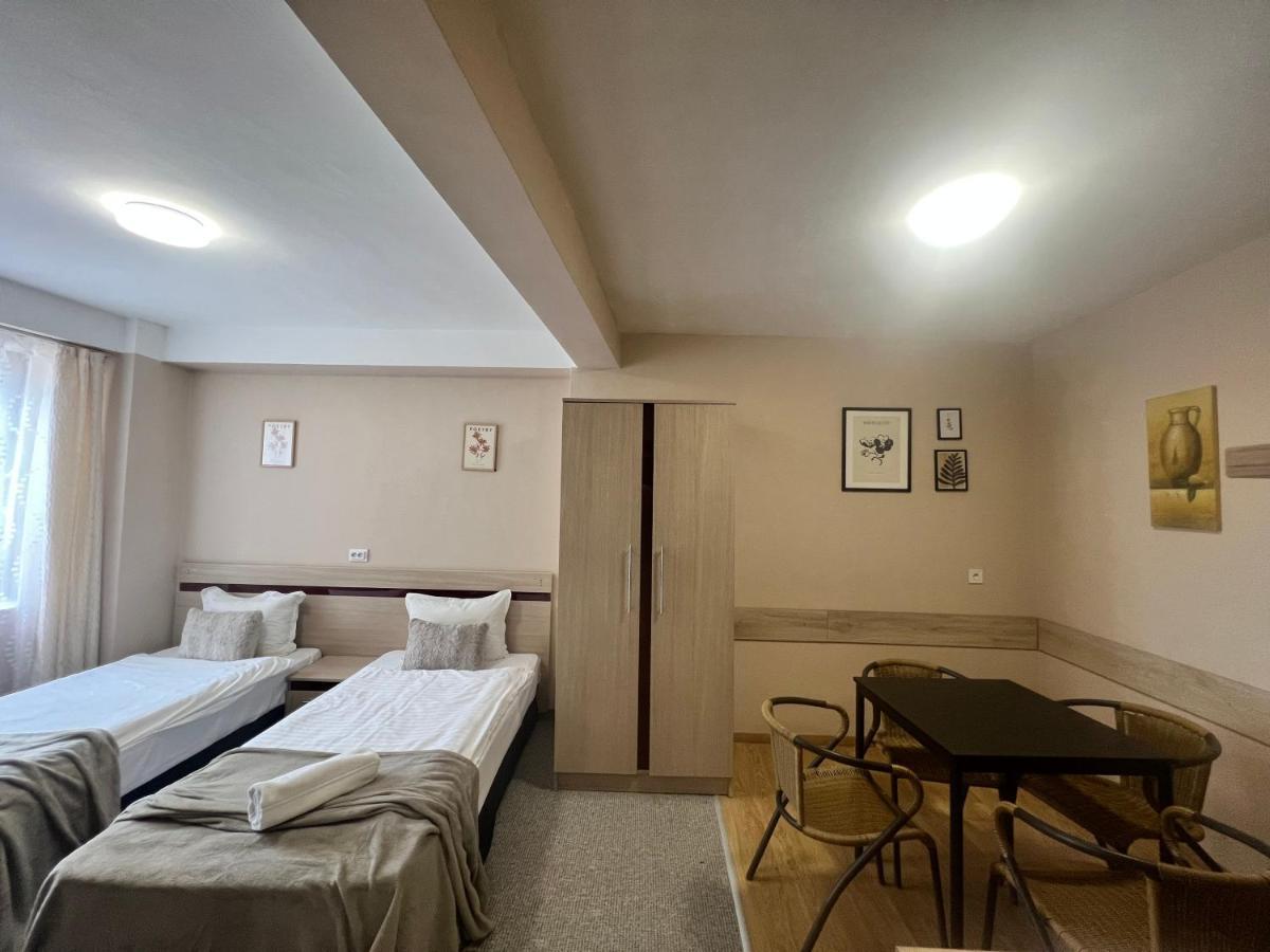 שומן Family Hotel Central מראה חיצוני תמונה