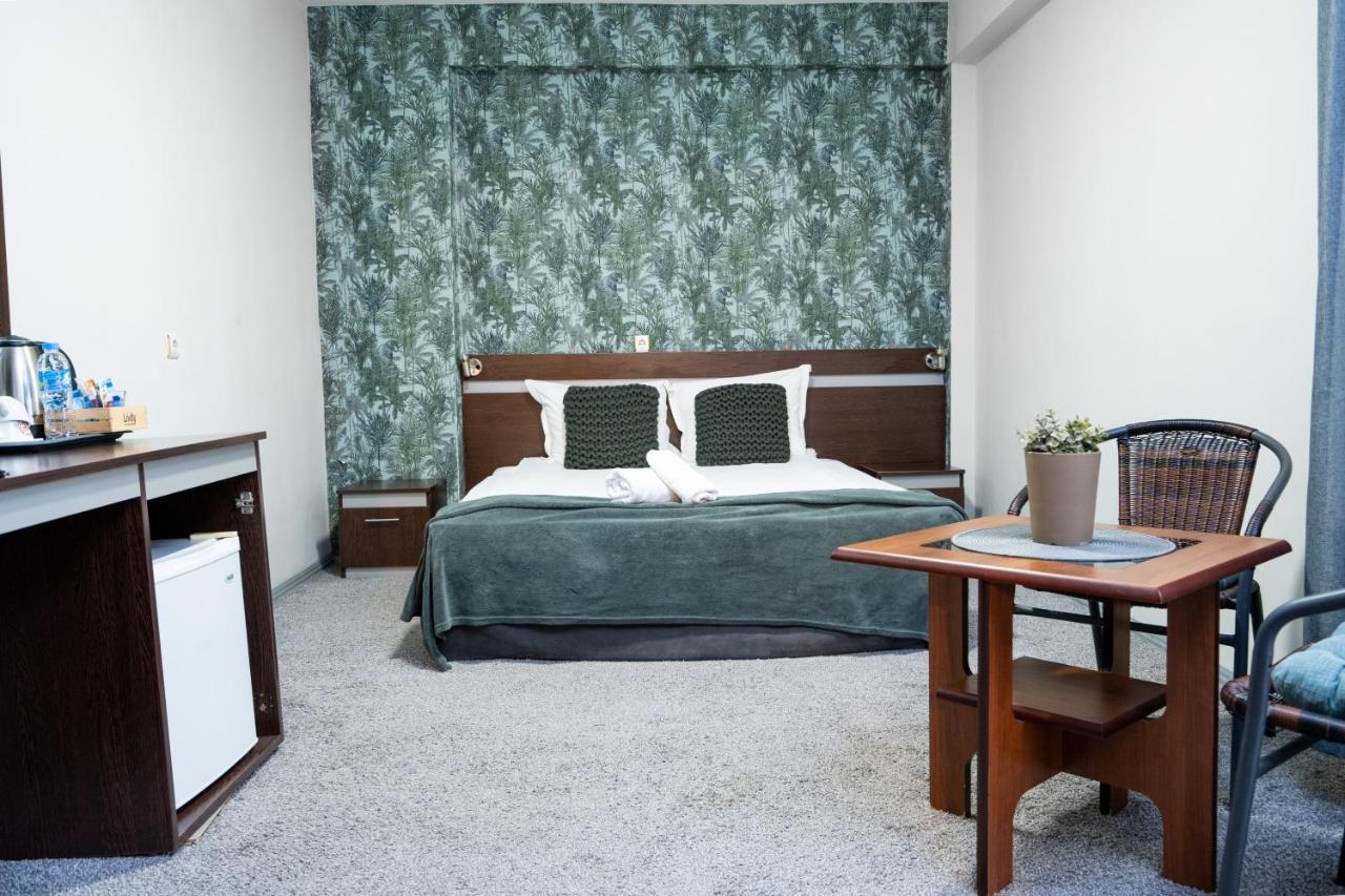 שומן Family Hotel Central מראה חיצוני תמונה