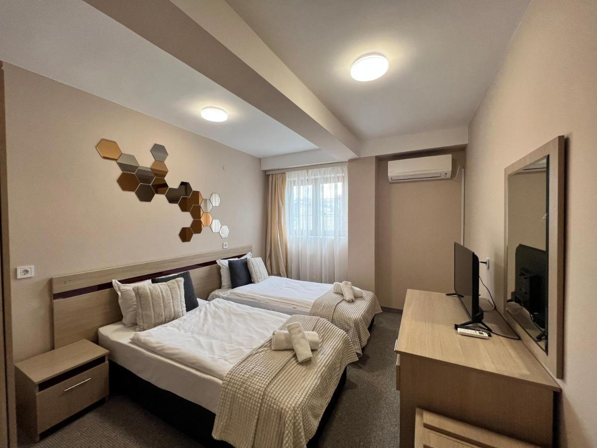 שומן Family Hotel Central מראה חיצוני תמונה