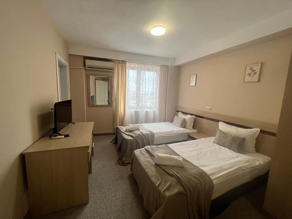 שומן Family Hotel Central מראה חיצוני תמונה