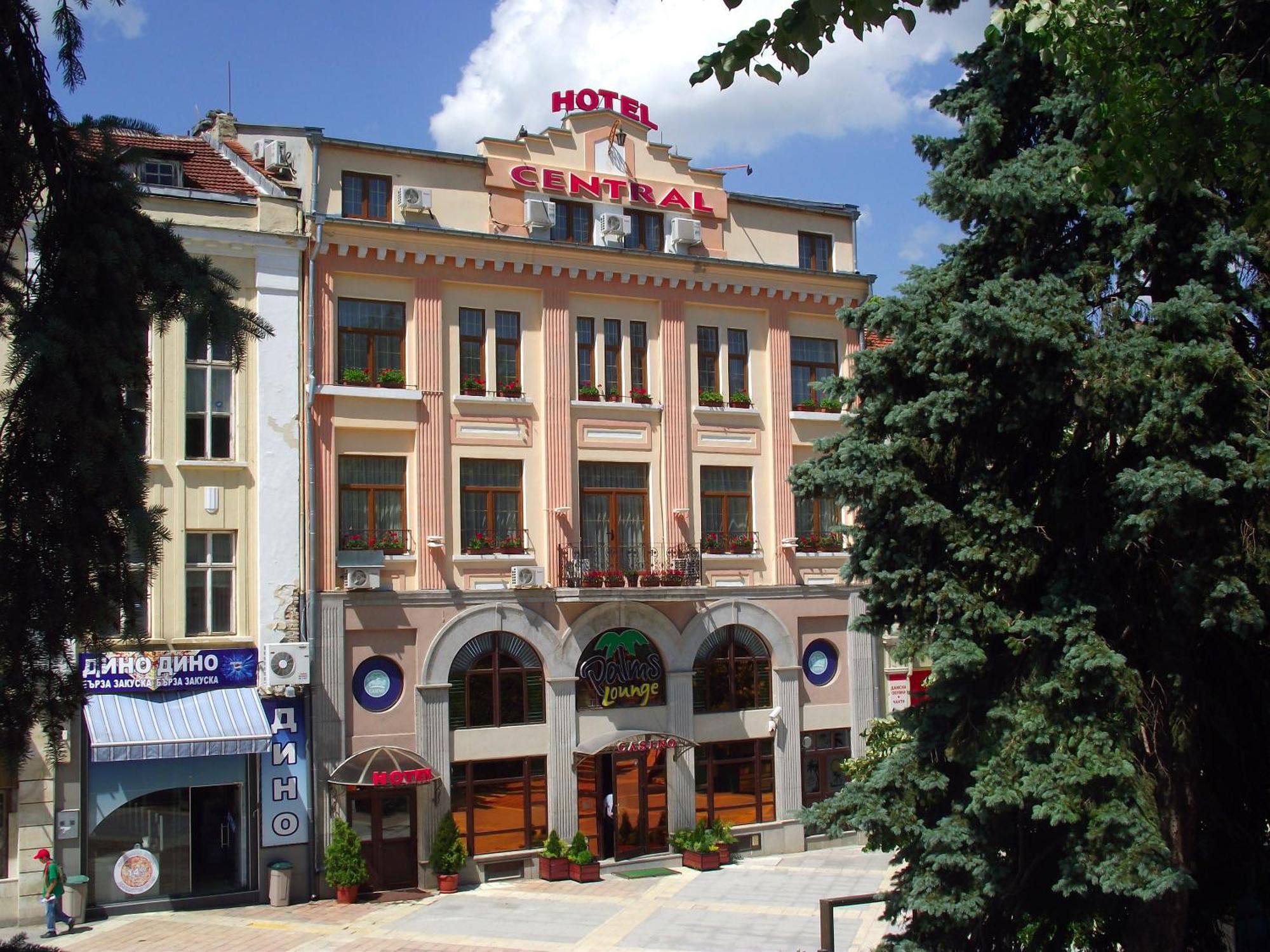 שומן Family Hotel Central מראה חיצוני תמונה