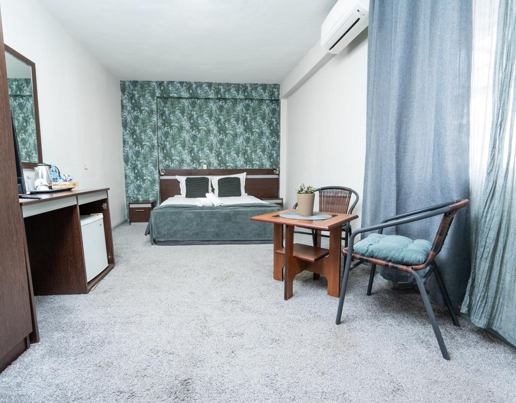 שומן Family Hotel Central מראה חיצוני תמונה