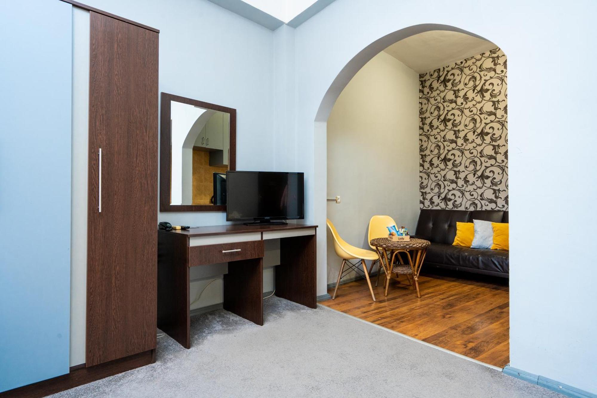 שומן Family Hotel Central מראה חיצוני תמונה