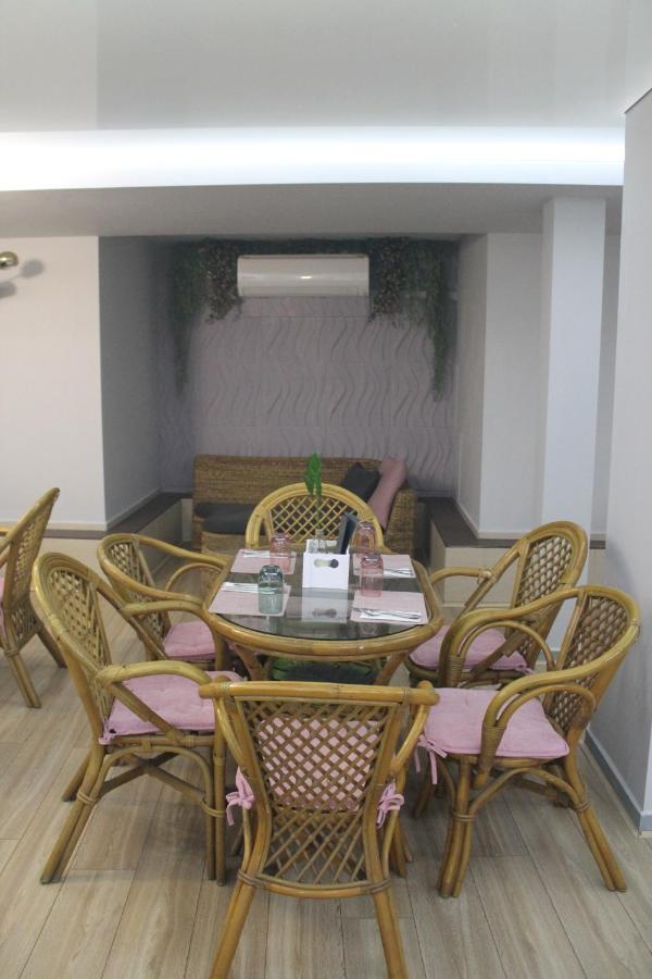 שומן Family Hotel Central מראה חיצוני תמונה